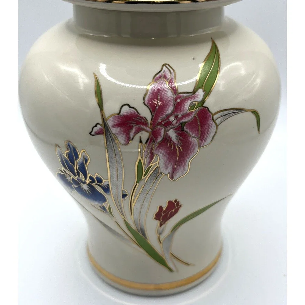 Vtg Chinoiserie Fine China Made in Japan Pink Blue Floral Iris Lidded Ginger Jar